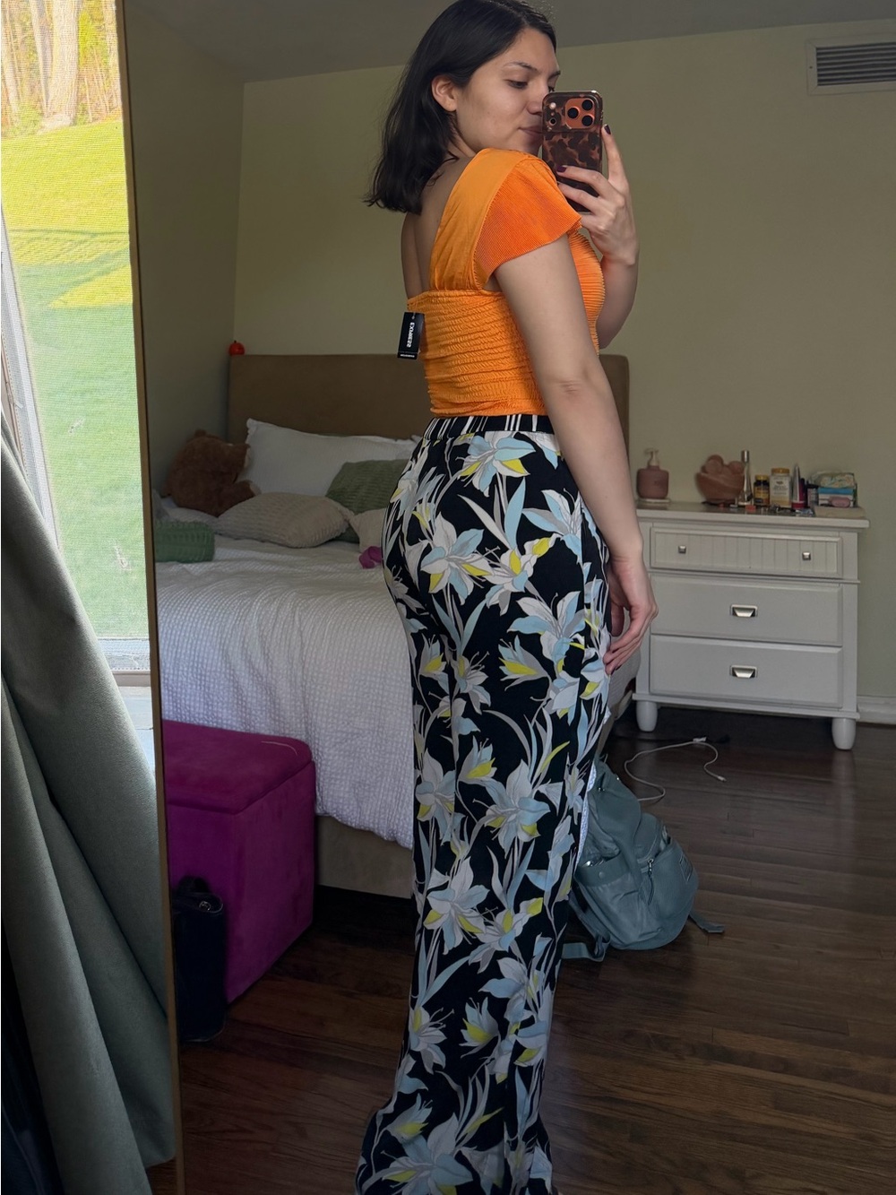 Express Crop Top - Picture 3 of 6